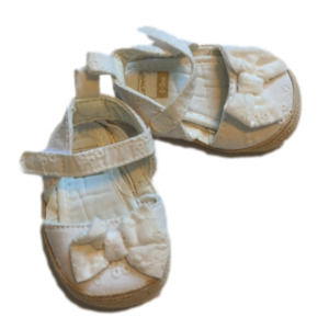 Carter's White Bow Newborn Baby Shoes * 0-3M